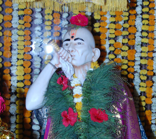 shri-gajanan-maharaj-mandir